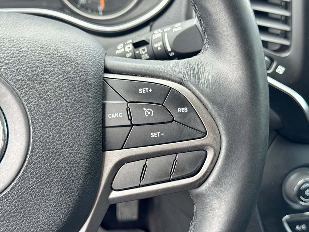Thumbnail: 2019 Jeep Cherokee - 29