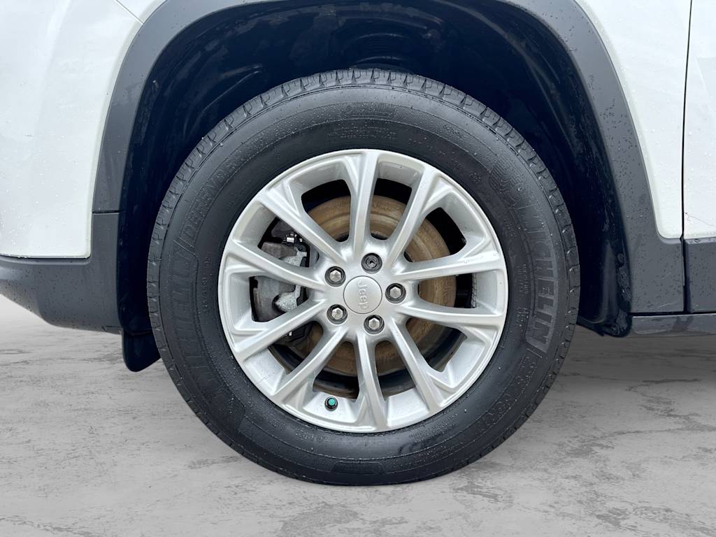 Thumbnail: 2019 Jeep Cherokee - 7