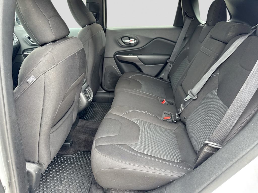 Thumbnail: 2019 Jeep Cherokee - 26