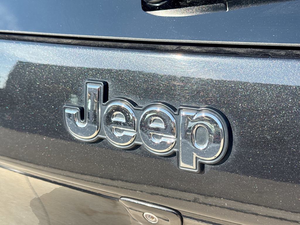 Thumbnail: 2016 Jeep Cherokee - 7