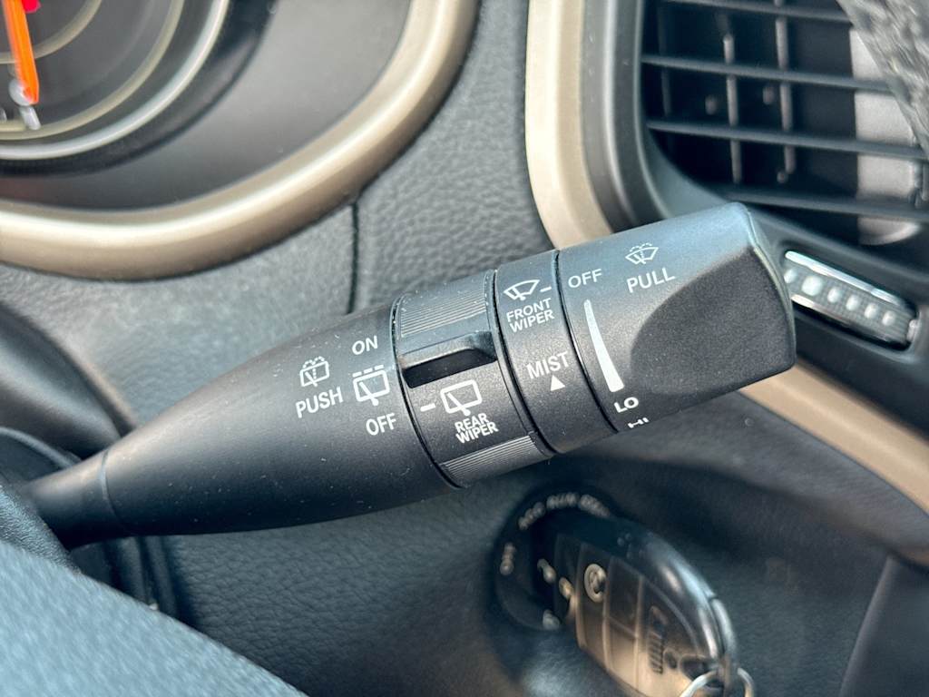 Thumbnail: 2016 Jeep Cherokee - 30