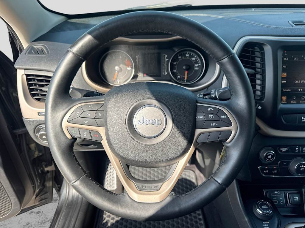Thumbnail: 2016 Jeep Cherokee - 13