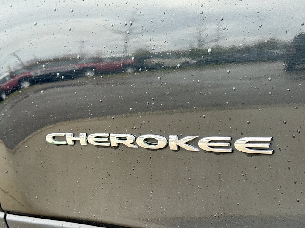 Thumbnail: 2015 Jeep Cherokee - 23