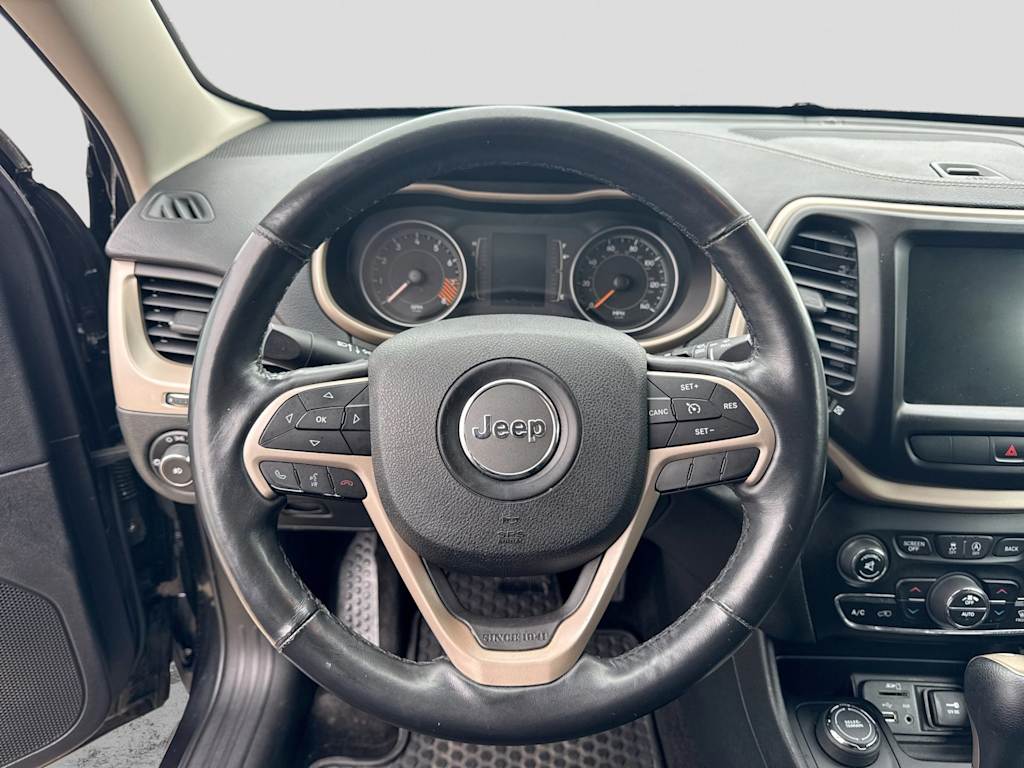 Thumbnail: 2015 Jeep Cherokee - 13