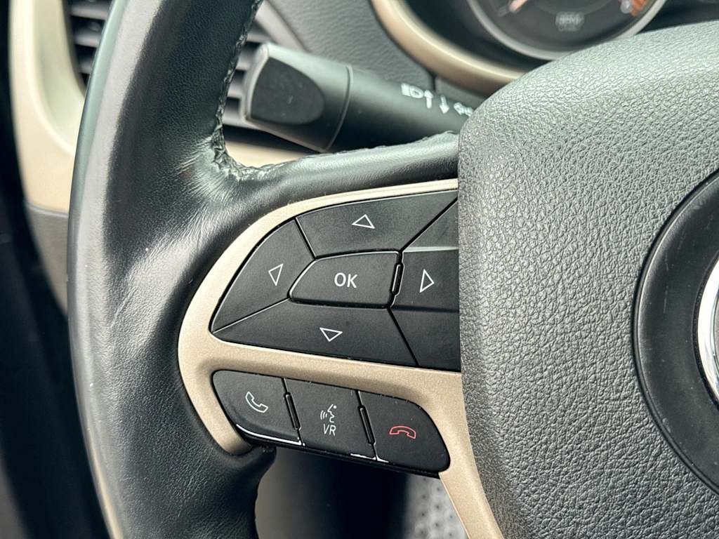 Thumbnail: 2015 Jeep Cherokee - 27