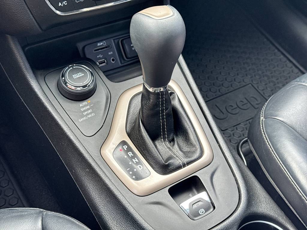 Thumbnail: 2014 Jeep Cherokee - 14