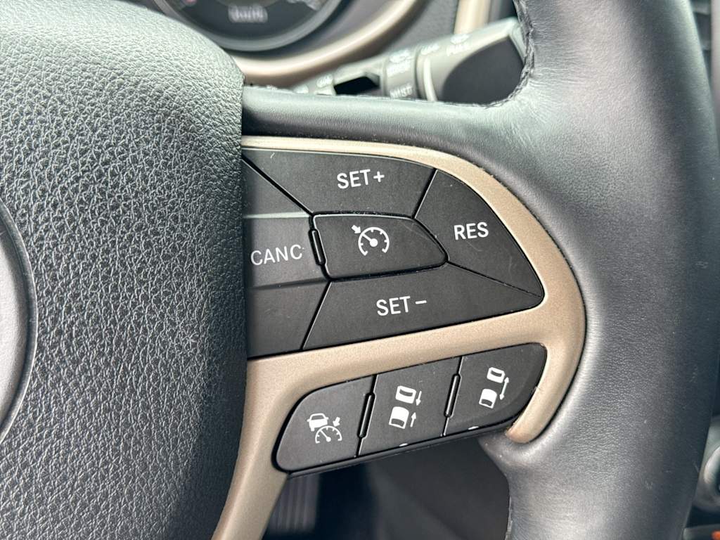 Thumbnail: 2014 Jeep Cherokee - 29