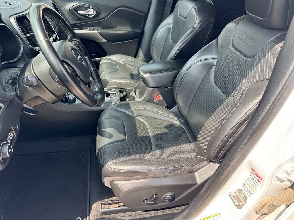 Thumbnail: 2020 Jeep Cherokee - 9