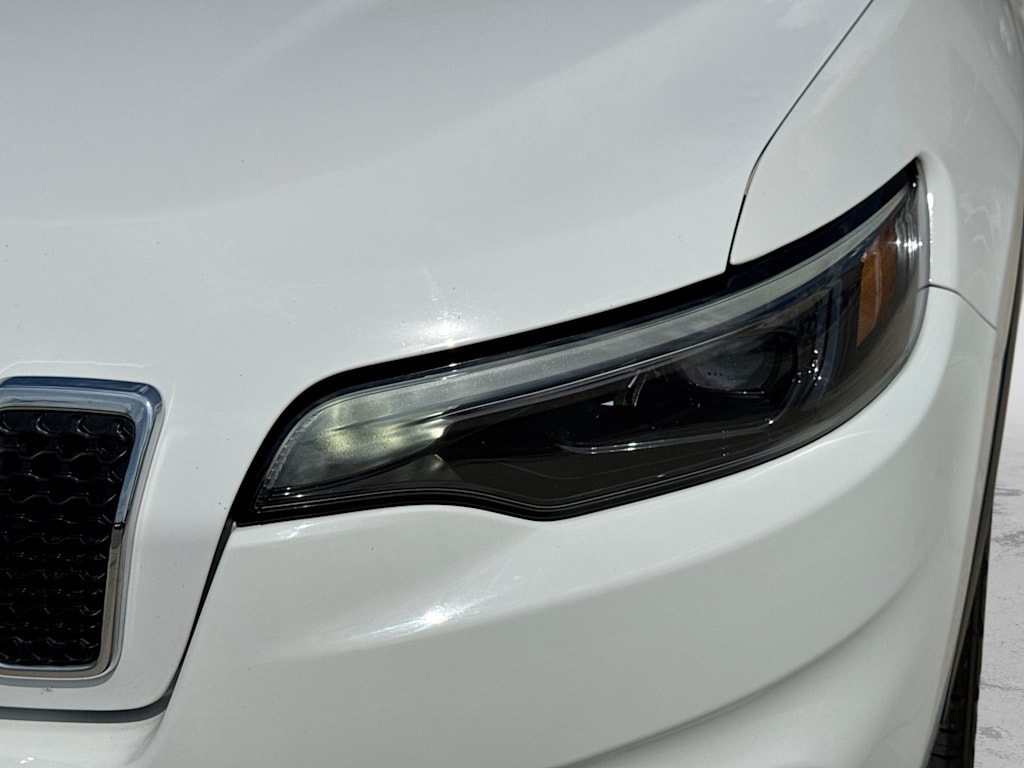 Thumbnail: 2020 Jeep Cherokee - 23