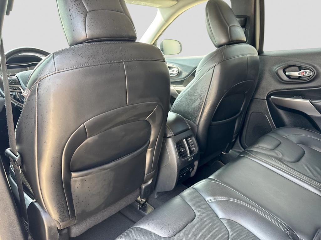 Thumbnail: 2020 Jeep Cherokee - 11