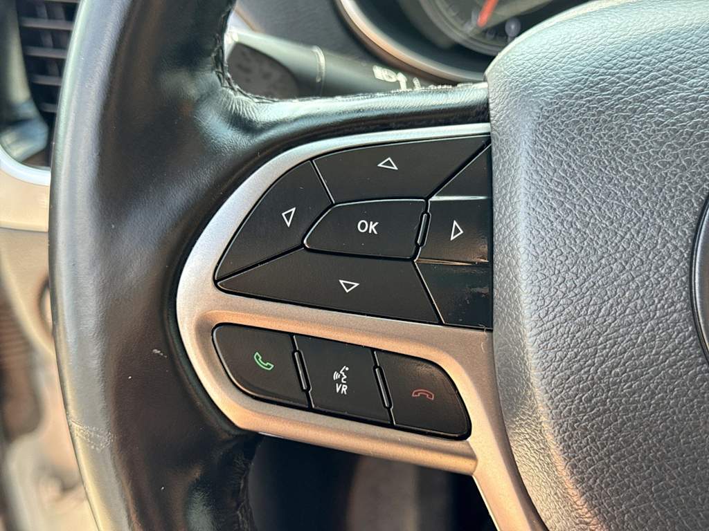 Thumbnail: 2020 Jeep Cherokee - 28
