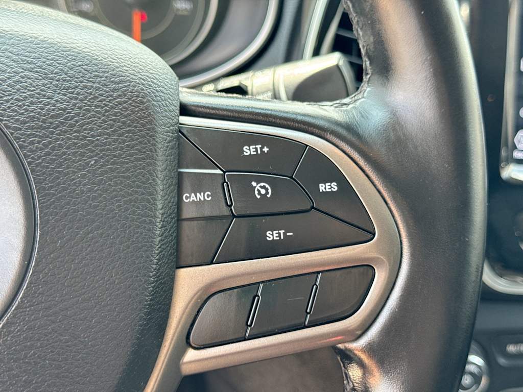 Thumbnail: 2020 Jeep Cherokee - 29