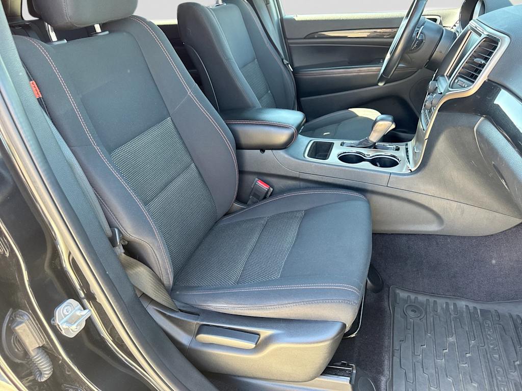 Thumbnail: 2016 Jeep Grand Cherokee - 11