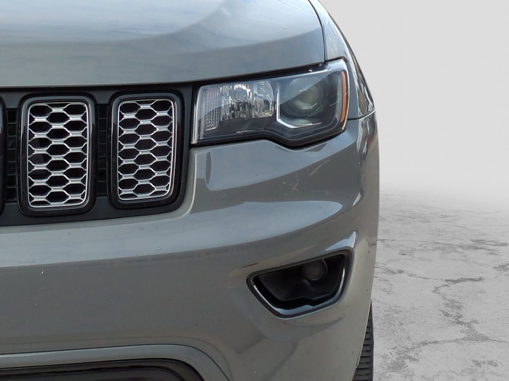 Thumbnail: 2021 Jeep Grand Cherokee - 24