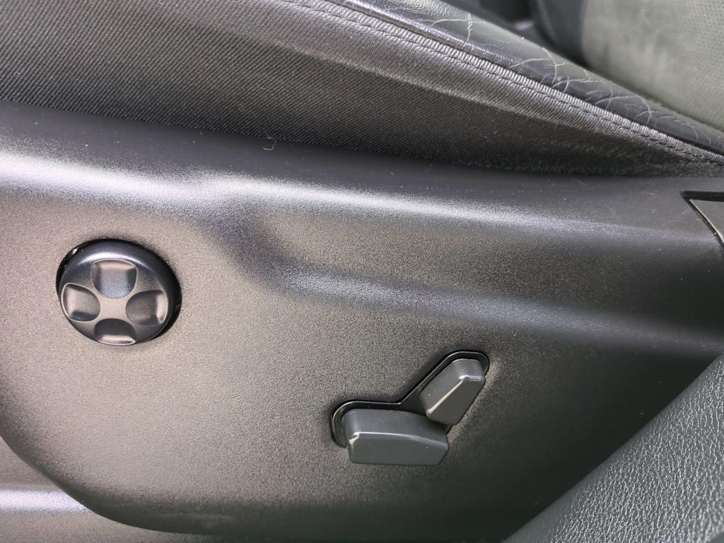 Thumbnail: 2021 Jeep Grand Cherokee - 25