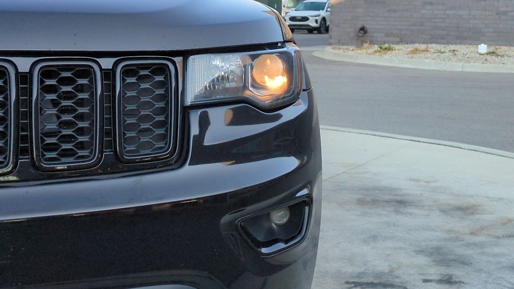 2019 Jeep Grand Cherokee Laredo 23