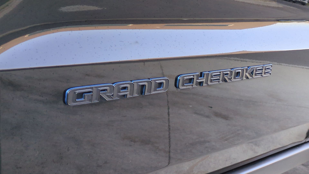 2019 Jeep Grand Cherokee Laredo 24