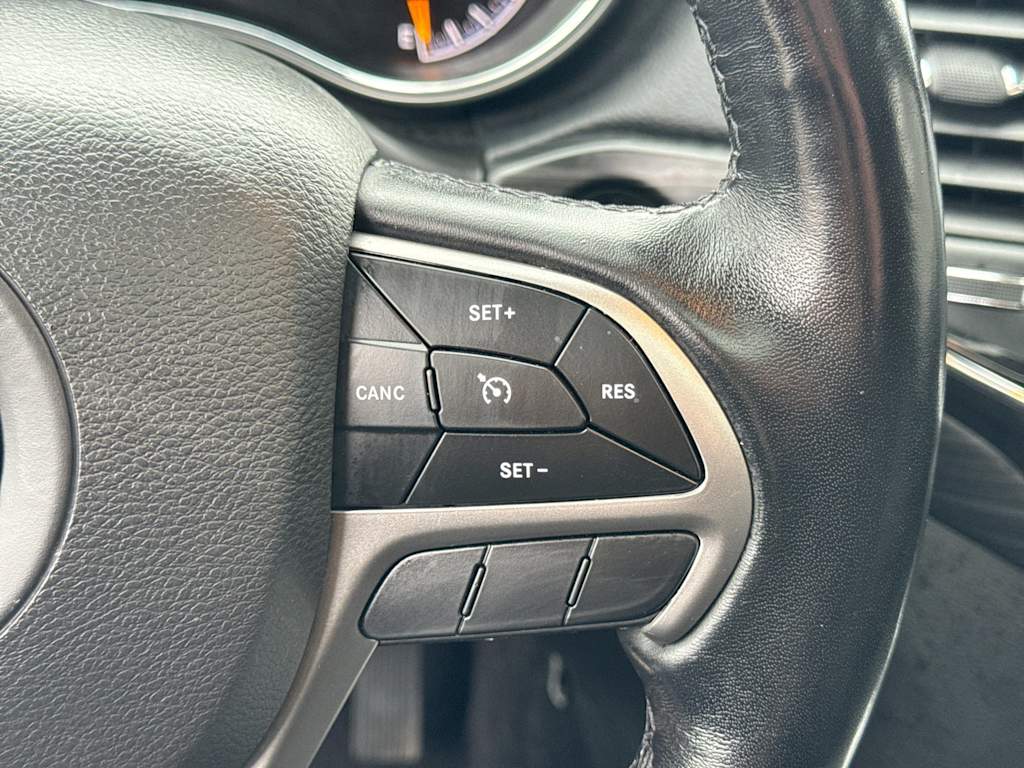 Thumbnail: 2022 Jeep Grand Cherokee - 28