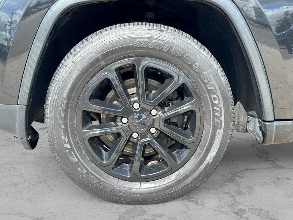 Thumbnail: 2015 Jeep Grand Cherokee - 8