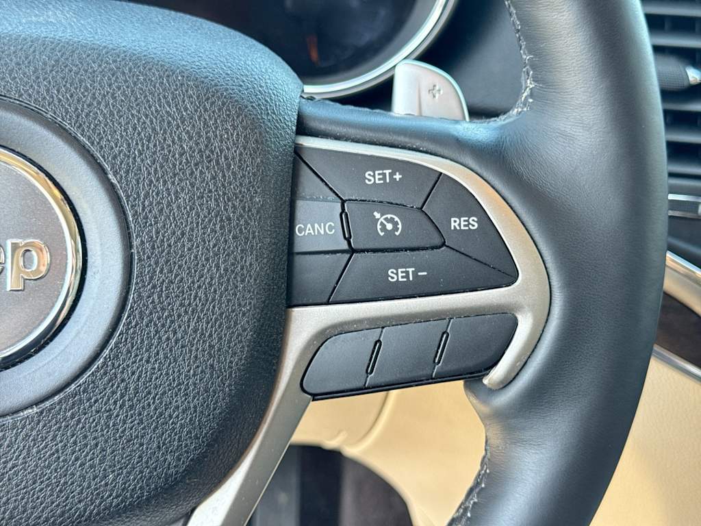 Thumbnail: 2017 Jeep Grand Cherokee - 30