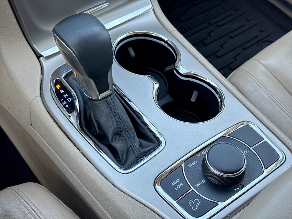 Thumbnail: 2017 Jeep Grand Cherokee - 14