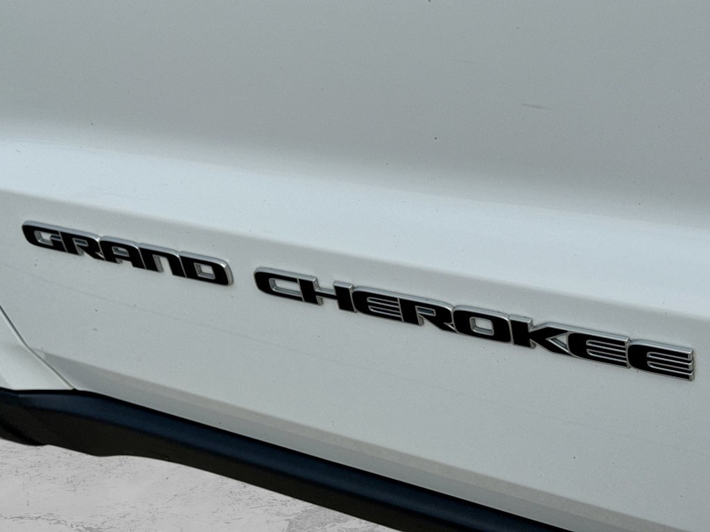 Thumbnail: 2020 Jeep Grand Cherokee - 24