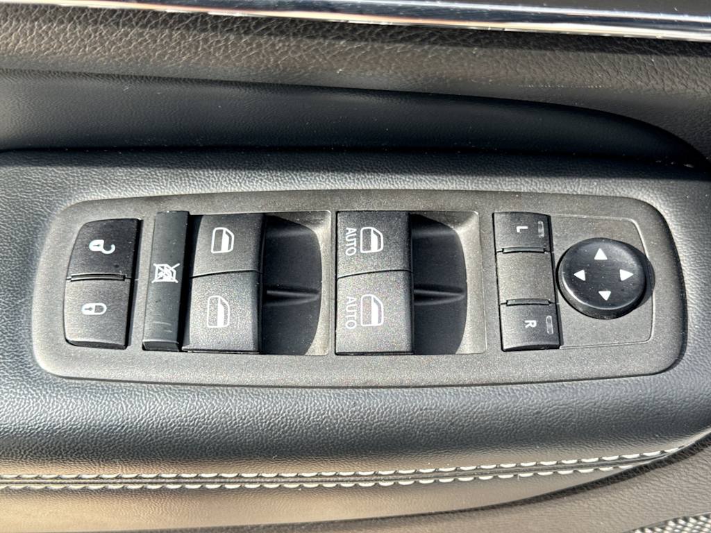 Thumbnail: 2021 Jeep Grand Cherokee - 25
