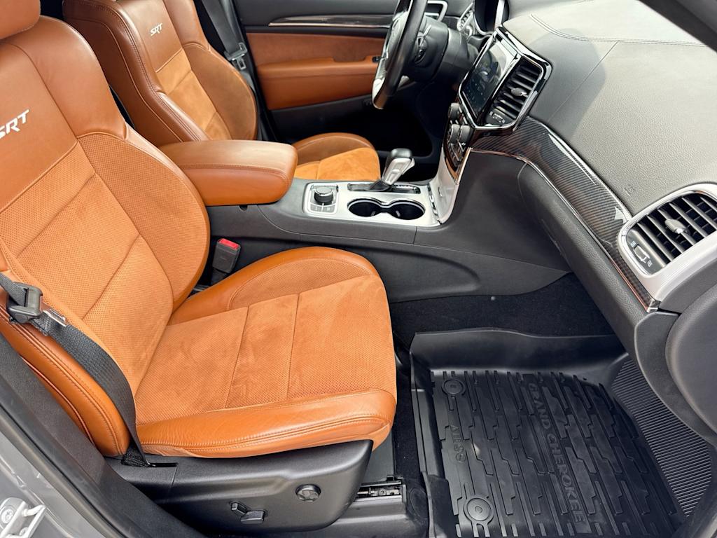 Thumbnail: 2020 Jeep Grand Cherokee - 12
