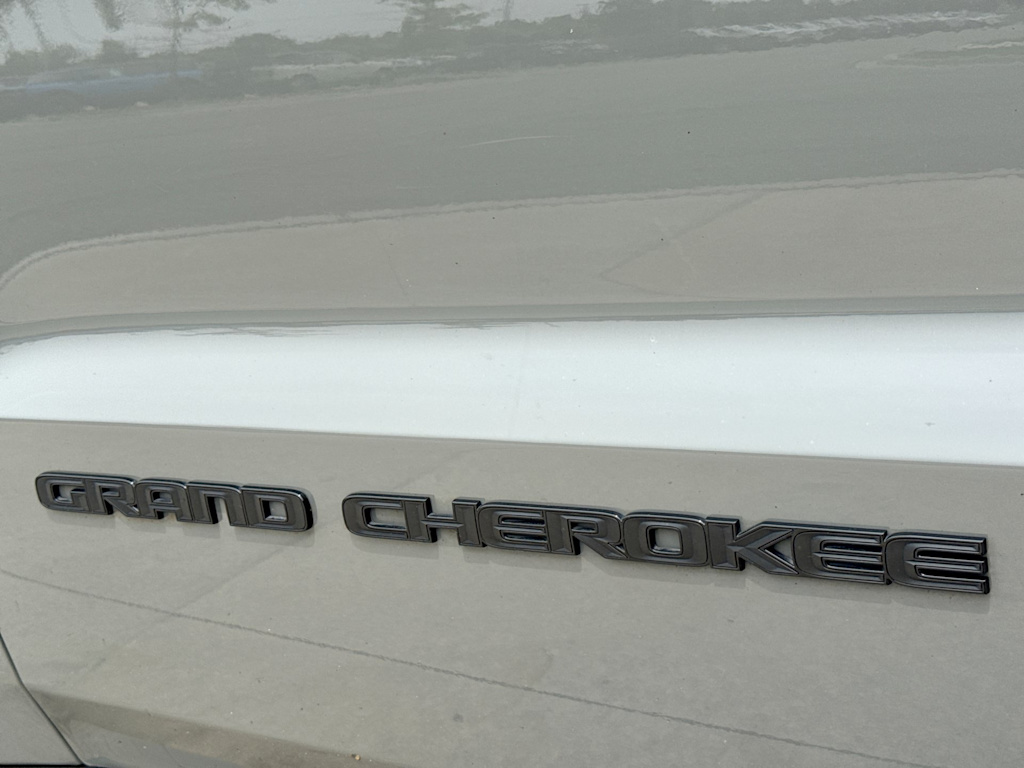 Thumbnail: 2020 Jeep Grand Cherokee - 25