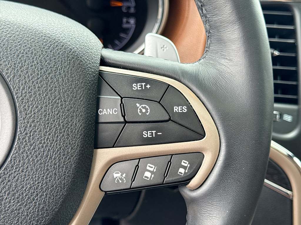 Thumbnail: 2017 Jeep Grand Cherokee - 29