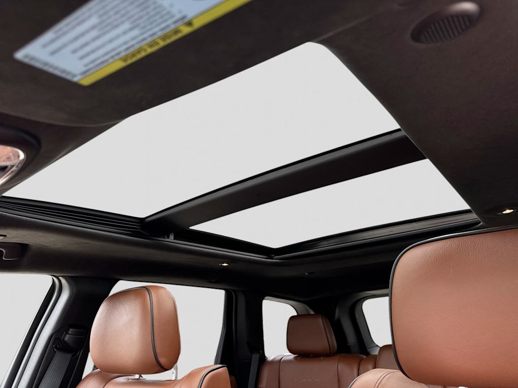 Thumbnail: 2017 Jeep Grand Cherokee - 25