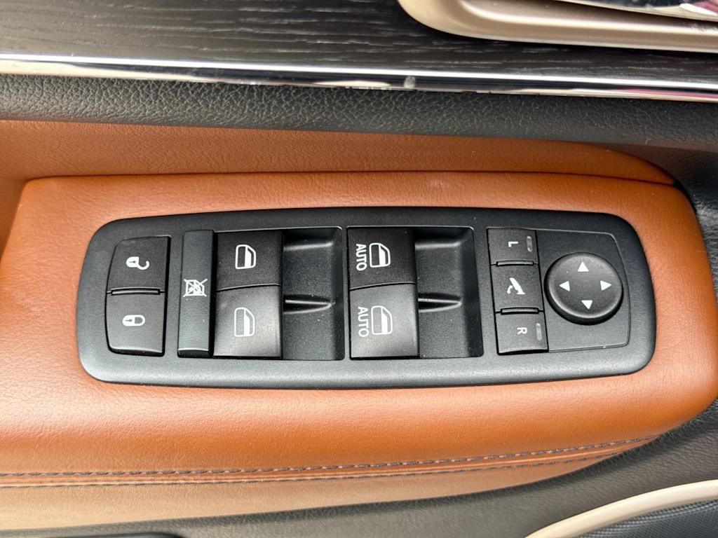 Thumbnail: 2017 Jeep Grand Cherokee - 24