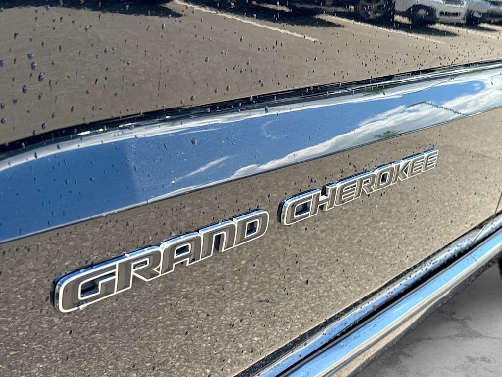 Thumbnail: 2018 Jeep Grand Cherokee - 18