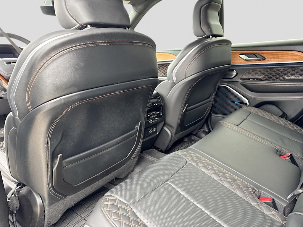 Thumbnail: 2023 Jeep Grand Cherokee - 23