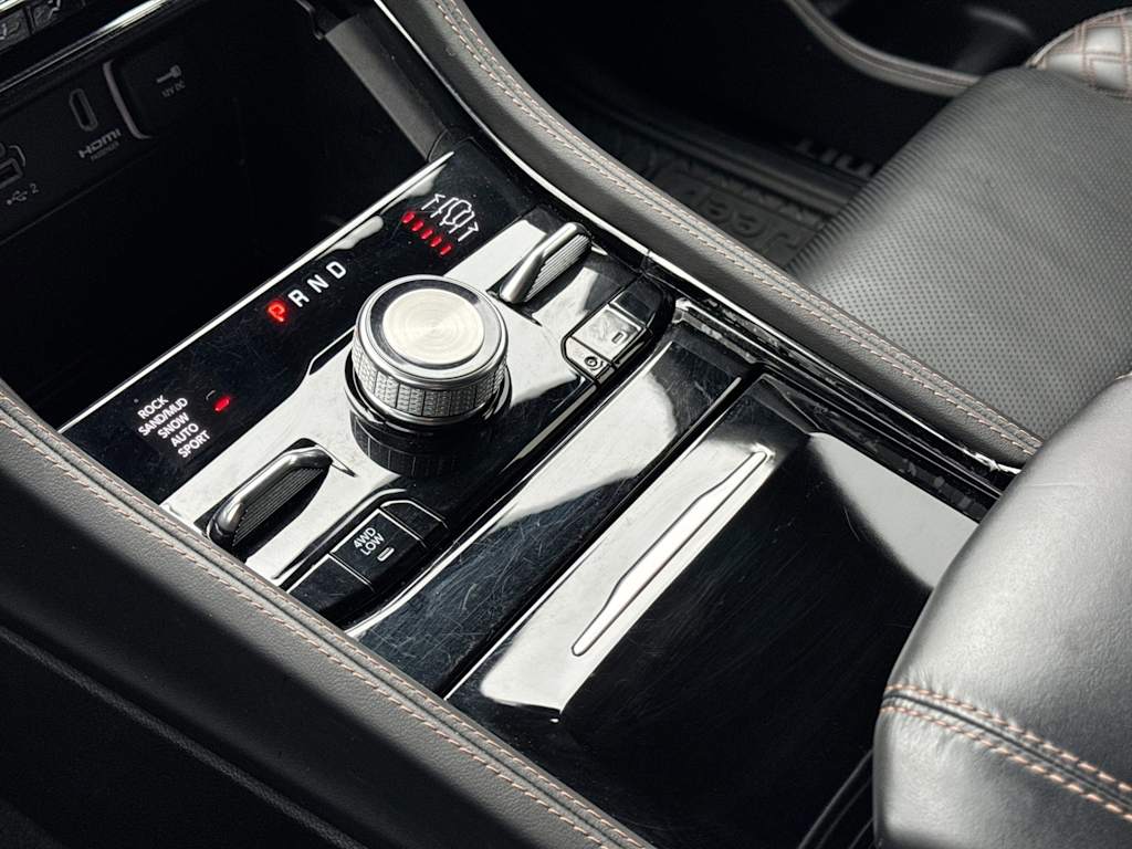 Thumbnail: 2023 Jeep Grand Cherokee - 14