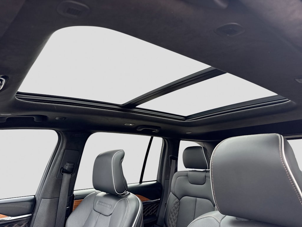 Thumbnail: 2023 Jeep Grand Cherokee - 24