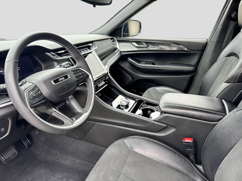 Thumbnail: 2023 Jeep Grand Cherokee L - 2