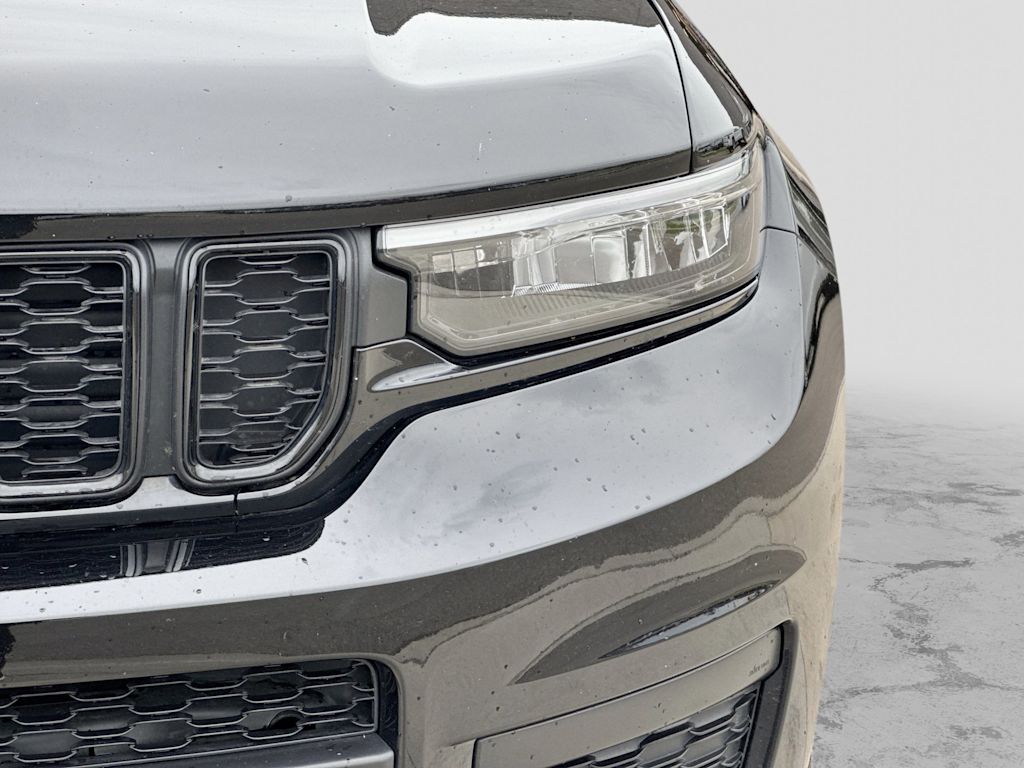Thumbnail: 2023 Jeep Grand Cherokee L - 23