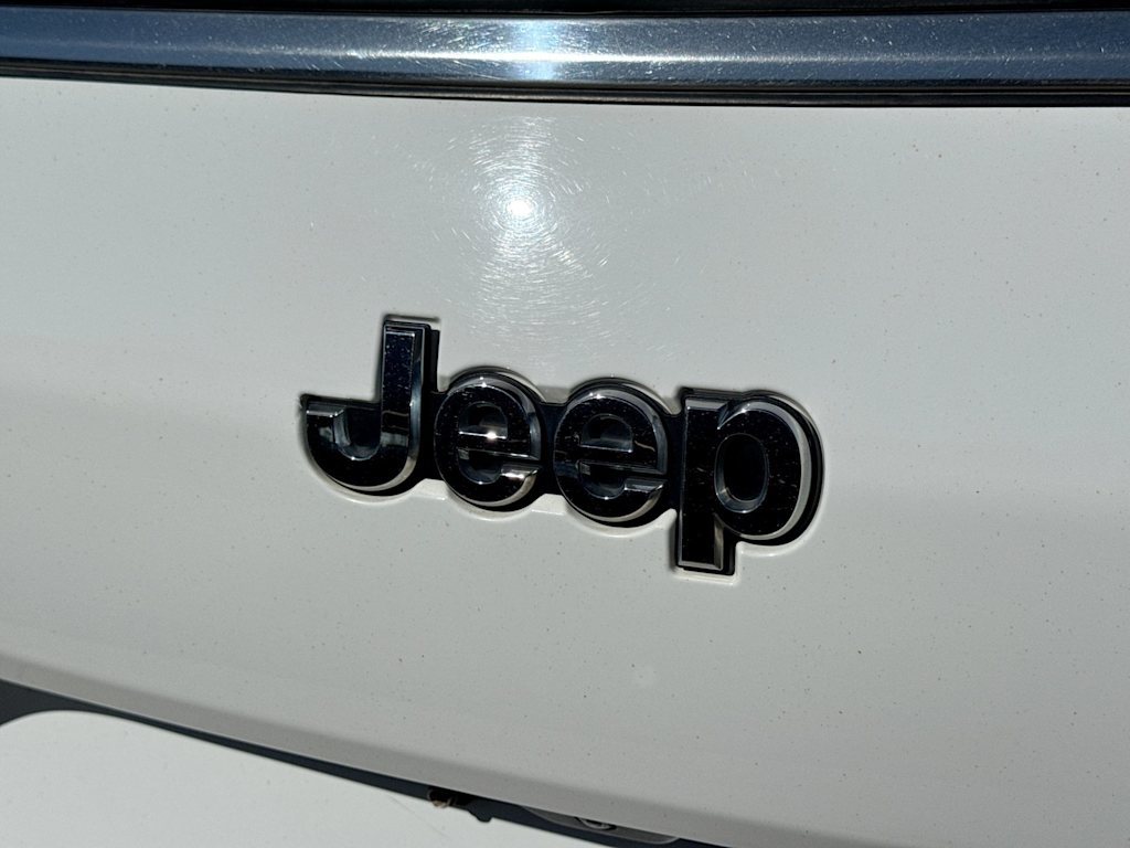 Thumbnail: 2023 Jeep Grand Cherokee L - 6