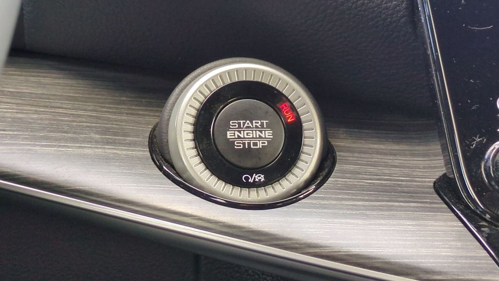 Thumbnail: 2023 Jeep Wagoneer - 28