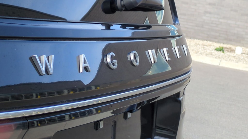 Thumbnail: 2023 Jeep Wagoneer - 7