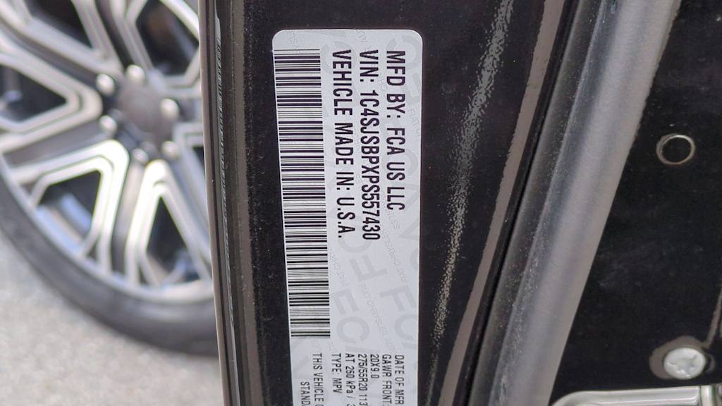 Thumbnail: 2023 Jeep Wagoneer - 36