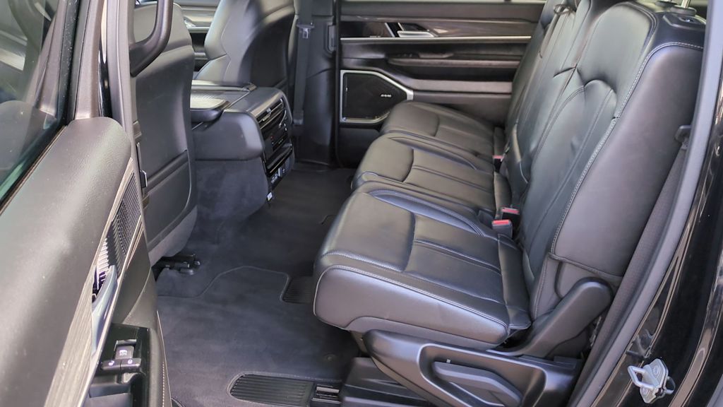 Thumbnail: 2023 Jeep Wagoneer - 13