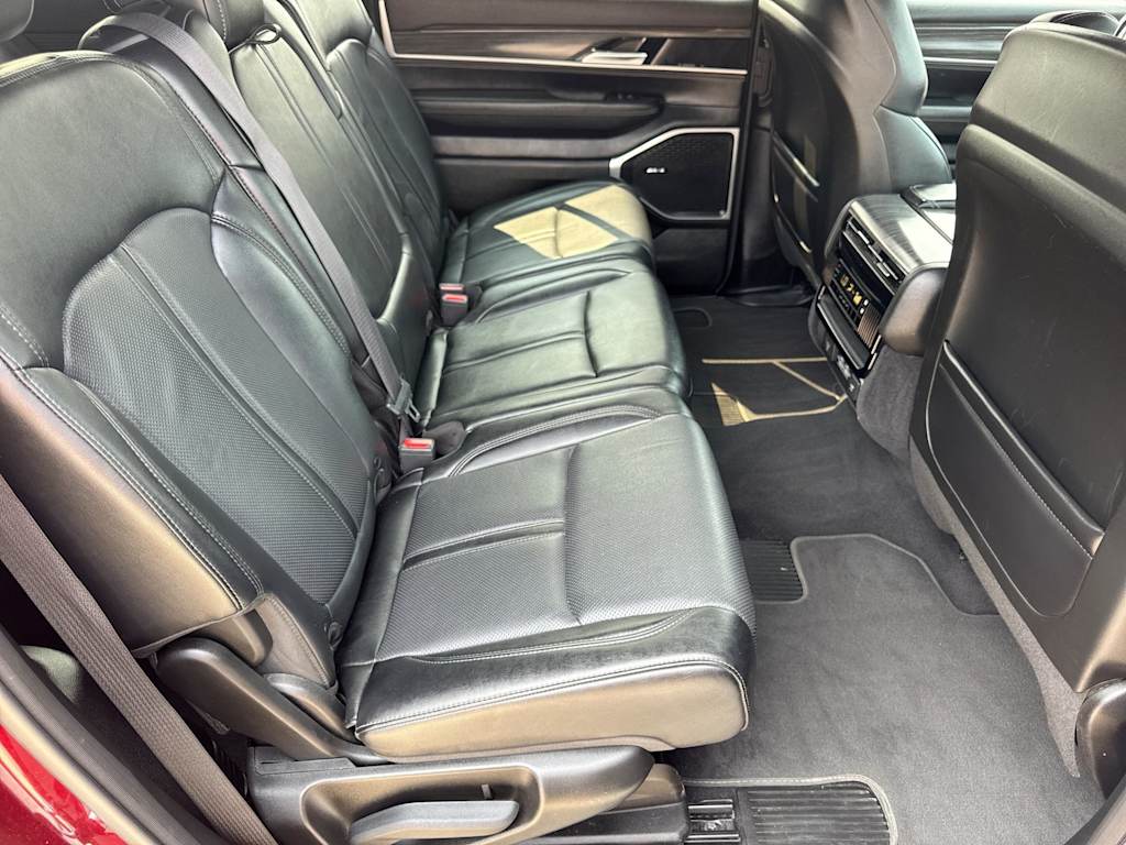 Thumbnail: 2024 Jeep Wagoneer - 11