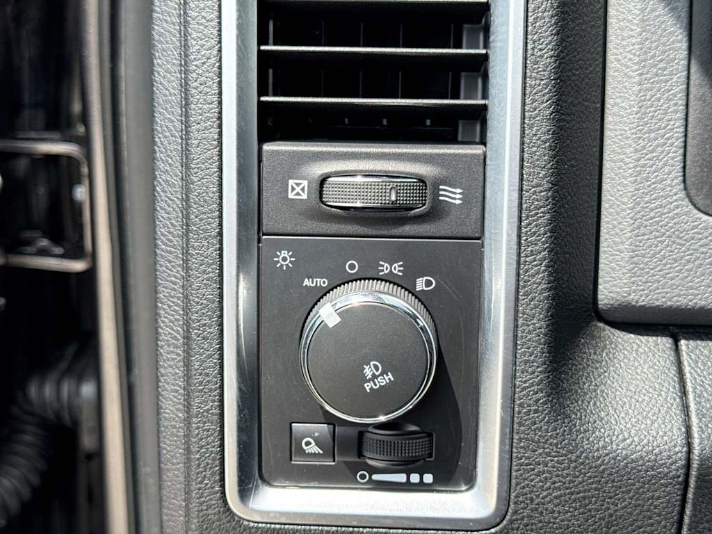 Thumbnail: 2014 RAM 1500 - 28