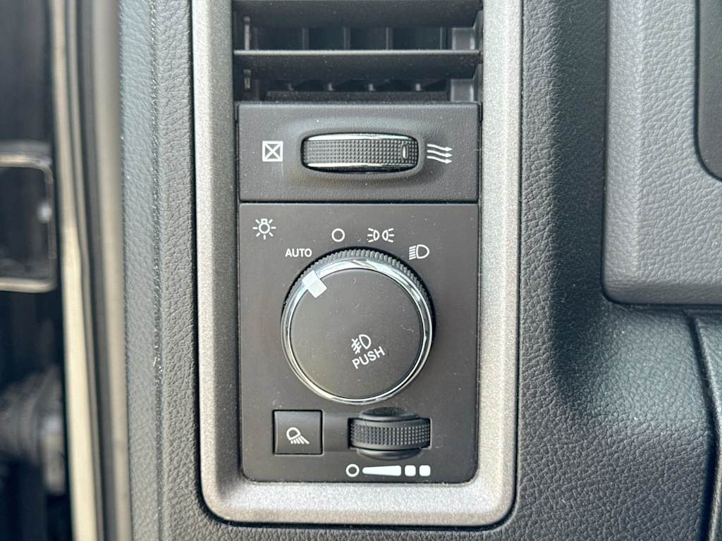 Thumbnail: 2015 RAM 1500 - 30