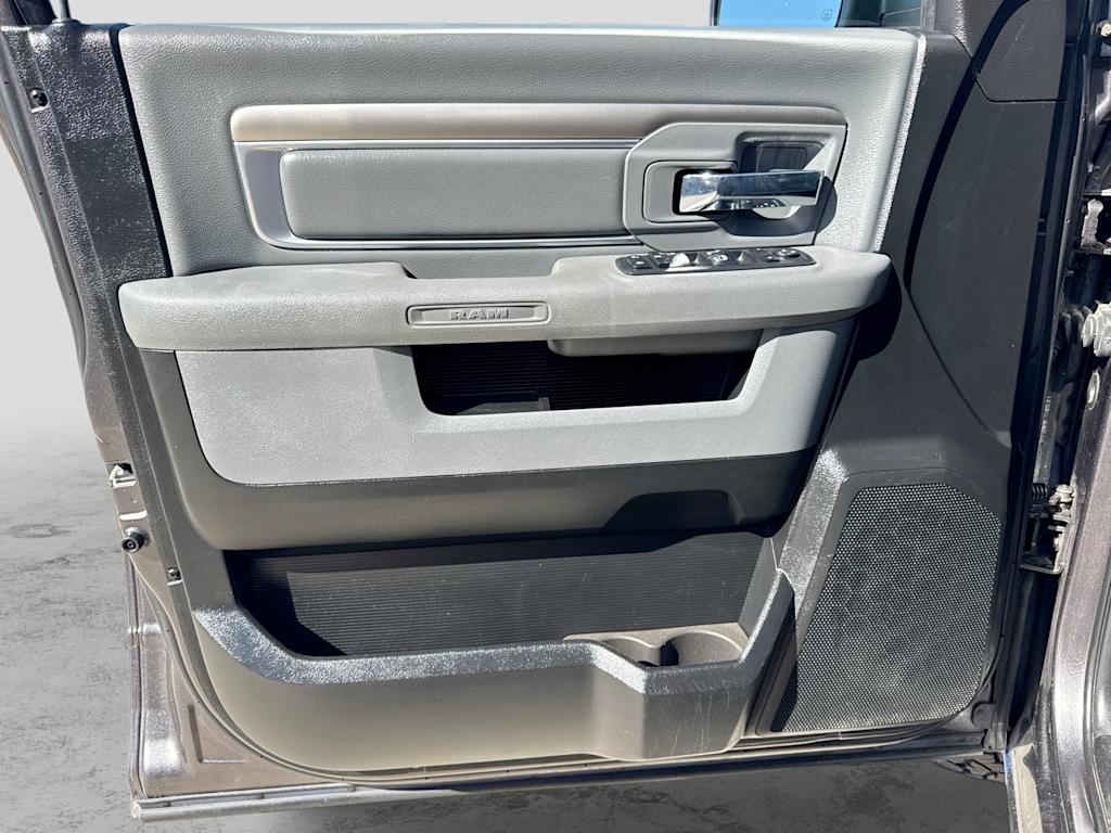 Thumbnail: 2019 RAM 1500 - 33