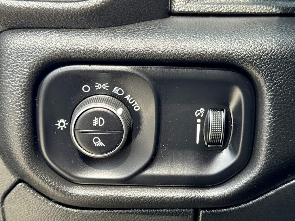 Thumbnail: 2023 RAM 1500 - 28