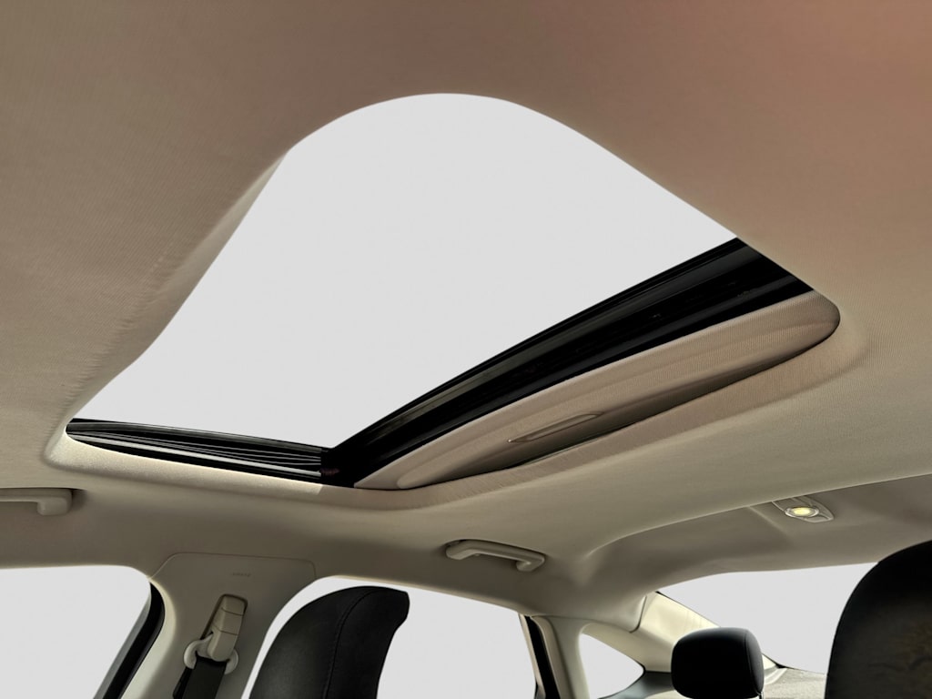 Thumbnail: 2014 Ford Fusion - 16