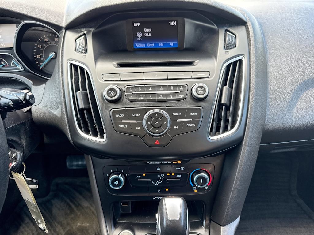 Thumbnail: 2016 Ford Focus - 14